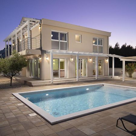 Villa Olivia - New And Modern House With Pool, Souna, Jacuzzi & Playground, Liznjan - Istra Exterior foto