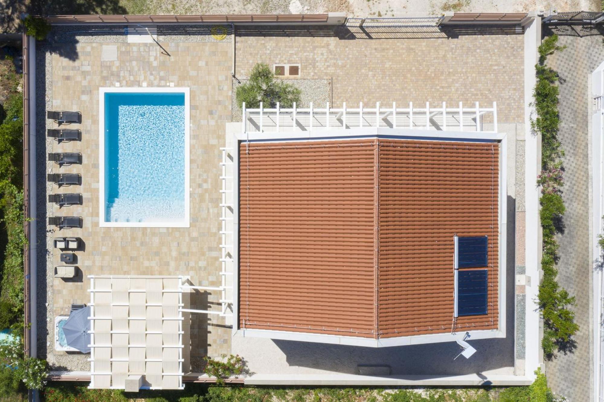Villa Olivia - New And Modern House With Pool, Souna, Jacuzzi & Playground, Liznjan - Istra Exterior foto